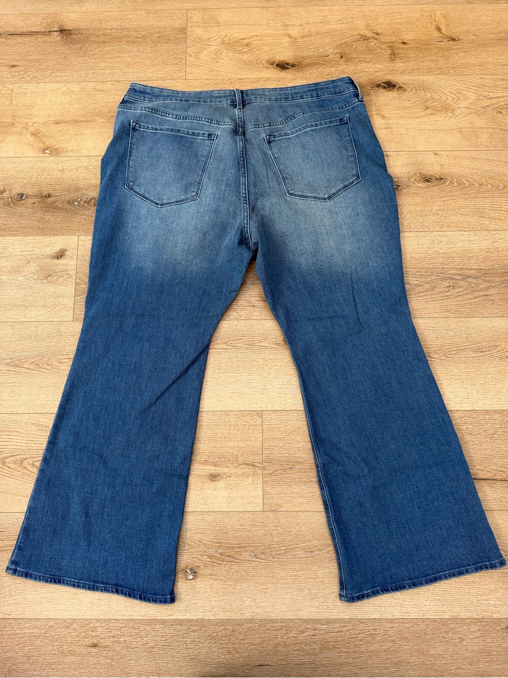 Old Navy Wow Flare High Rise Bootcut jeans - Picture 2 of 7